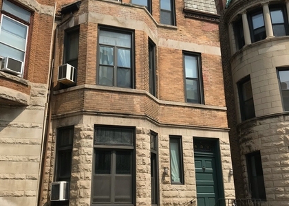 452 W St James Place - Photo 1