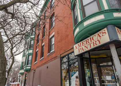 703 W Willow Street - Photo 1
