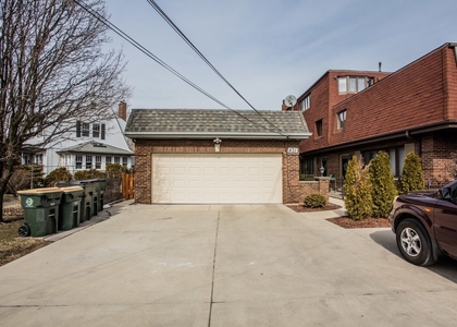 431 N Northwest Highway - Photo 1
