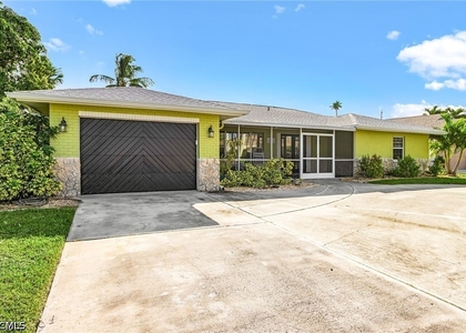 3823 Se 13th Avenue - Photo 1