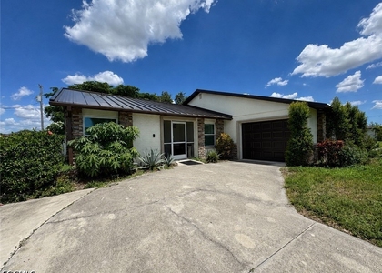 2225 Sw 3rd Place - Photo 1