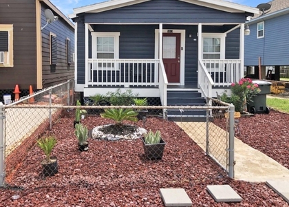5313 Avenue K - Photo 1
