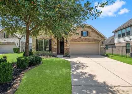 38 Estherwood Place - Photo 1