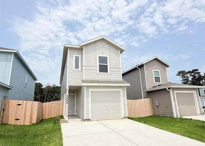 3606 Duplet Avenue - Photo 1