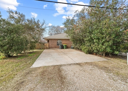 2118 N Austin Avenue - Photo 1