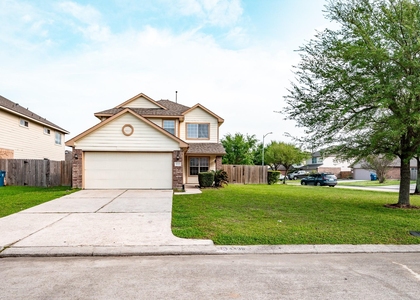 4435 Crossvine Avenue - Photo 1