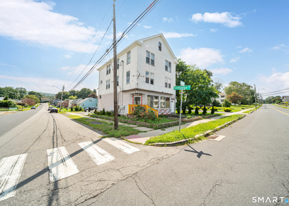143 Divinity Street - Photo 1