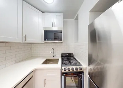 309 East 85th Street - Photo 1