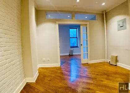 East 10th Street - Photo 1