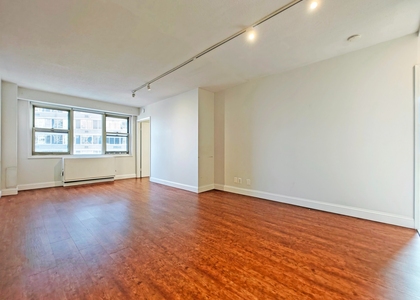 400 East 54th Street - Photo 1