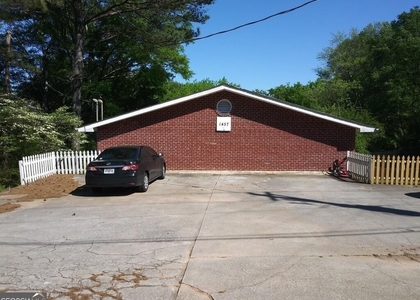 1457 Railroad Avenue - Photo 1