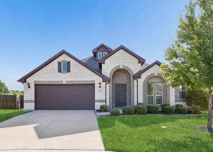 500 Cottage Place - Photo 1