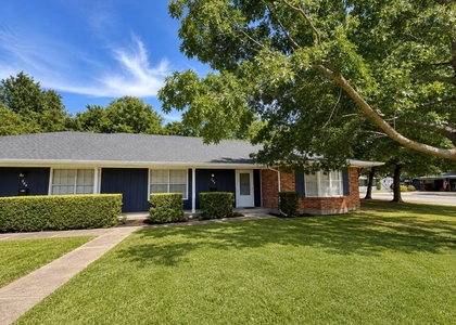 202 N Graves Street - Photo 1