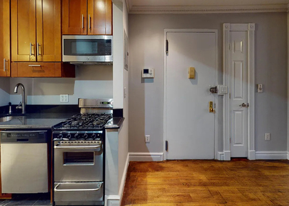 West 53 Street - Photo 1