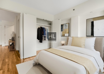 West 15th Street - Photo 1