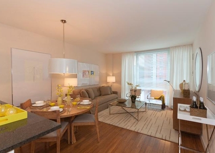 West 39th Street - Photo 1
