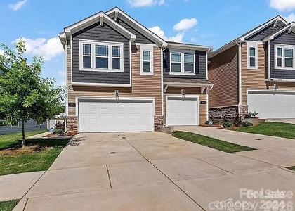 1230 Bigelow Street - Photo 1