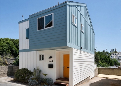 744 N Dillon Street - Photo 1
