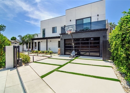 4829 Saloma Avenue - Photo 1