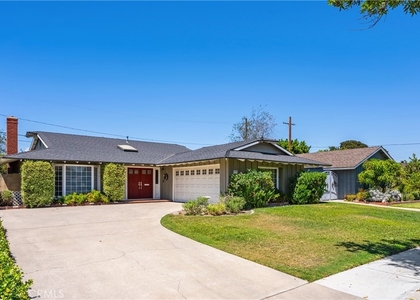 927 S Hilda Street - Photo 1