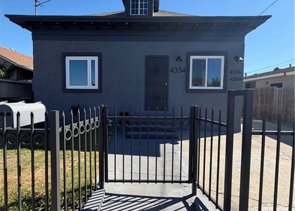 4354 Compton - Photo 1