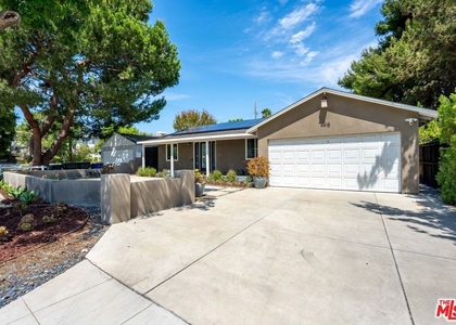 4415 W Woodland Avenue - Photo 1