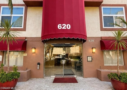 620 Gramercy Place - Photo 1
