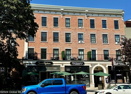 423 Broadway - Photo 1