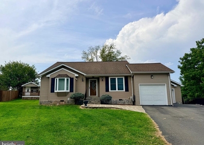 504 Hitt Court - Photo 1