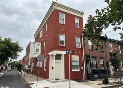 2621 E Thompson Street - Photo 1