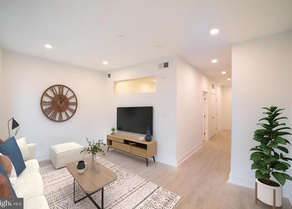 1325 N Lee Street - Photo 1