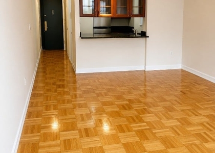  West 48th Street, Unit 5 - Photo 1