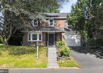 216 Huron Avenue - Photo 1