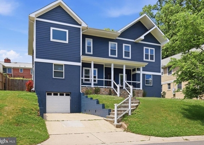 7121 W Greenvale Parkway - Photo 1