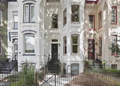 237 8th Street Ne - Photo 1