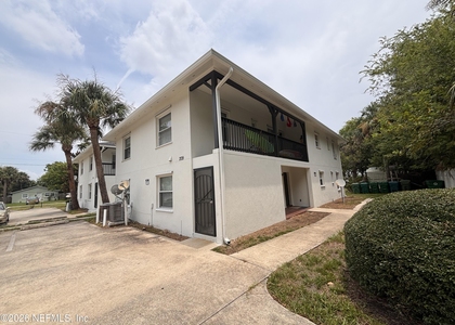 209 S 7th Street - Photo 1