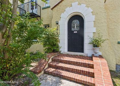1504 Mcduff Avenue S - Photo 1