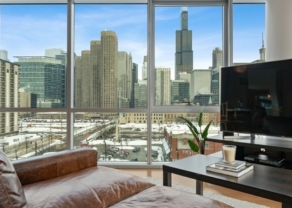 123 S Green Street - Photo 1
