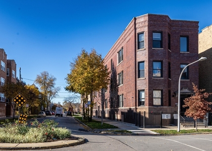 2606 W Le Moyne Street - Photo 1