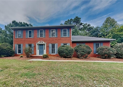 4709 Crest Knoll Drive Se - Photo 1