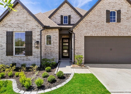 415 N Hillary Step Place - Photo 1