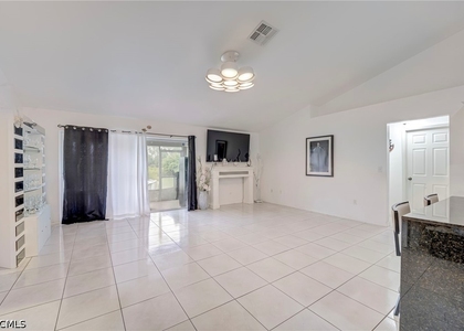 1414 Louis Ave - Photo 1