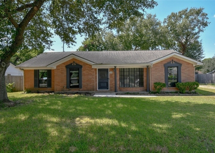 1126 Robert Street - Photo 1