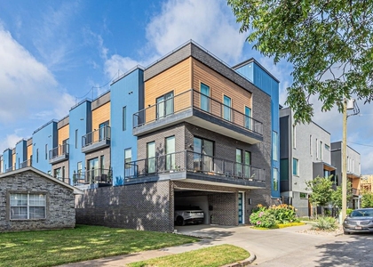 422 W 9th Street - Photo 1
