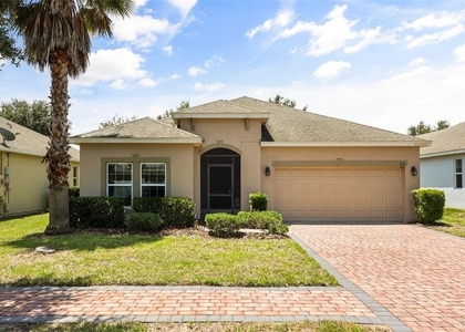 215 Lakes Shore Drive - Photo 1