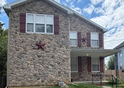 337 E Kleinhans Street - Photo 1