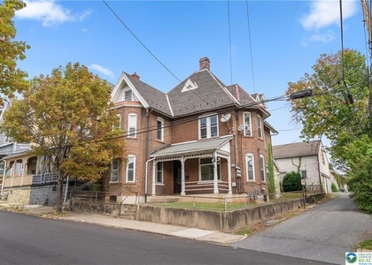 419 W 4th Street - Photo 1