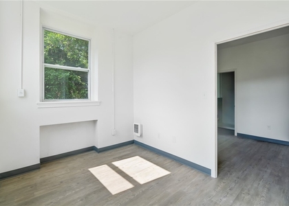 1115 6th Ave - Photo 1