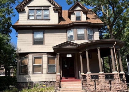31 N Goodman Street - Photo 1