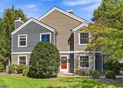 81 Village Cir - Photo 1